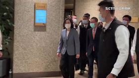 馬英九繳械當「馬先生」！記者問「有被叫過蔡女士嗎？」蔡英文反應曝光