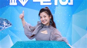 女星小Call透露，每月省吃儉用仍有6、7萬的固定支出。（圖／鑽電商提供）　