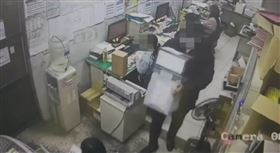 網路購物買酒，好久收不到，買空賣空，三方詐騙犯，台中市刑大偵八隊(圖／翻攝畫面)