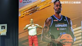 永豐銀行舉辦「魔獸」霍華德（Dwight Howard）Be The One見面會，永豐銀行總經理莊銘福出席。永豐銀行、「魔獸」霍華德（Dwight Howard）強強聯手，開啟台灣體壇新頁！（圖／記者戴玉翔攝影）