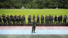國軍特戰分遣隊制度推手林彰良少將病逝國軍特戰分遣隊制度推手，前花東防衛指揮部少將參謀長林彰良（前）22日因病逝世，享年52歲。圖為2018年特戰部隊在宜蘭行軍時，林彰良時任特指部上校副指揮官。中央社記者游凱翔攝影  112年3月22日