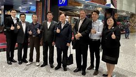 台東釋迦防疫說明團出發（台東縣政府提供）