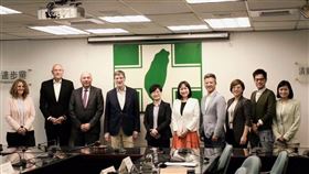 德國諾曼自由基金會拜訪民進黨 就國際情勢、性別平等、青年參政、錯假訊息等進行全面交流。（圖／民進黨提供）