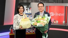 鄭弘儀（右）節目交棒給呂惠敏。