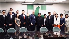 歐布萊恩拜會民進黨　邱義仁、羅致政、謝佩芬（圖／民進黨提供）