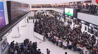 日本隊凱旋歸國　千人塞爆成田機場畫面曝