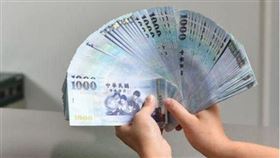 點鈔,鈔票。（圖／資料照）