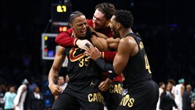 ▲歐科羅（Isaac Okoro）投進絕殺三分，騎士送給籃網5連敗。（圖／美聯社／達志影像）