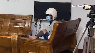 墾丁大街「醉販」鬧事　路倒遭警壓制帶回