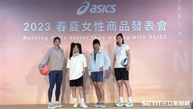 徐玉蓮（左起）、陳彩娟、邱雅慧站台展演。（圖/記者蔡厚瑄攝影）