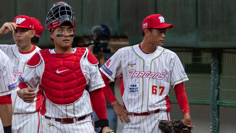 龍19歲投手好威！5局無失分好投壓制雄鷹