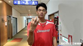 ▲味全龍曹祐齊春訓新練變速球。（圖／記者蕭保祥攝影）