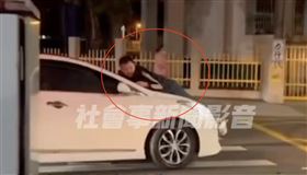 情侶爆口角！他「肉身擋車」哭求女友別走