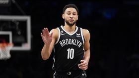 ▲西蒙斯（Ben Simmons）被診斷出「背部神經擠壓」，回歸時間存疑。（圖／美聯社／達志影像）