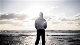 父親,男友,拍照,旅遊,老公,帽T,外套,示意圖／翻攝自pixabay