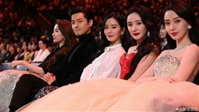 中國許多明星都現身參加「微博之夜」，討論度破表。（圖／翻攝自微博）