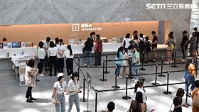 疫情/南美館2館/人潮(記者陳弋攝影)