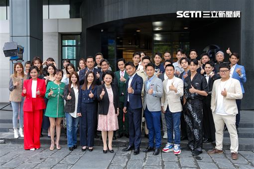 況明潔、江國賓、謝承均、林秀玲、岳虹領銜主演最新8點檔《天道》，今（26日）所有演員齊聚盛大開鏡。（圖／記者楊澍攝影）