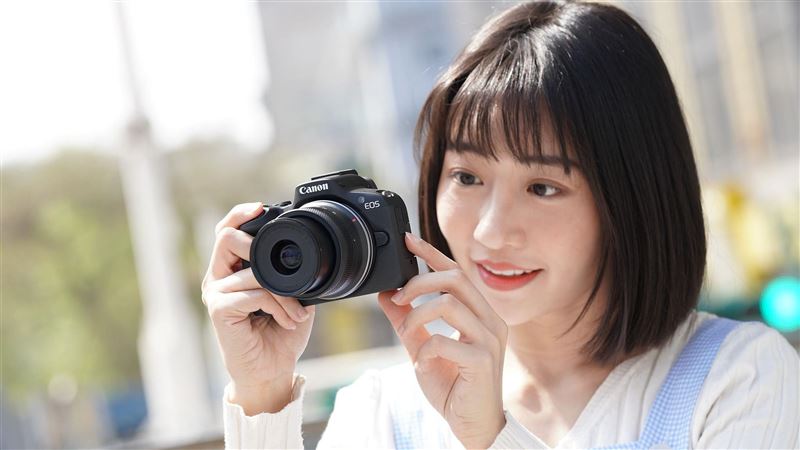 Canon EOS R50 不只輕巧、價格也好入手