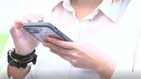 ▲滑手機（圖／新聞台）