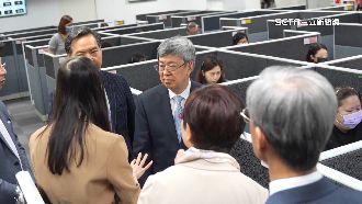 普發6千拚進度！陳建仁視察1988客服中心