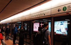 香港,地鐵（圖／翻攝自微博）