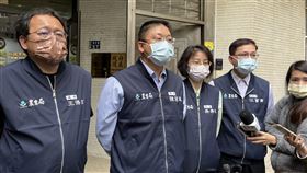 桃園狒狒中槍亡 市府農業局說明案情在桃園流浪多日的狒狒27日被逮，卻因遭獵槍射殺死亡。桃園市農業局28日上午舉行記者會說明案情。中央社記者葉臻攝  112年3月28日