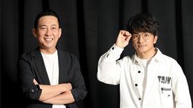 演員唐從聖（右）與屈中恆參與配音工作超過10年。（圖／鏡電視提供）　