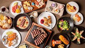 台北萬豪酒店Garden Kitchen，半開放式廚房打造五大主題餐檯。（圖／旅宿業者提供）