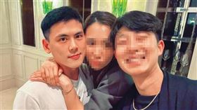 ▲徐凱希的新歡邱柏翰（左）社交活動算是精彩，不僅交遊廣闊，也會現身餐會並且留下合照。（圖／翻攝自Y.T.R臉書）