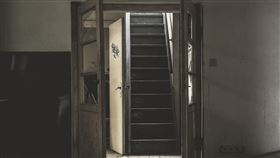 門（圖／翻攝自pixabay）