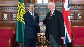 英國下議院議長首接見台灣駐英代表 盼雙邊關係強化（圖／翻攝自Sir Lindsay Hoyle推特）