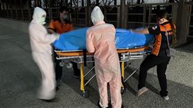  離奇，台中到高雄，外海，陸續發現7具浮屍，男女，疑遭人蛇集團海上丟包(圖／翻攝畫面)