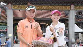 狄鶯和老公孫鵬。（記者楊澍攝影