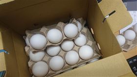 原PO公司發雞蛋。（圖／爆怨公社臉書社團）