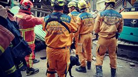 台中，台灣大道，房屋倒塌，壓3人受困(圖／翻攝畫面)