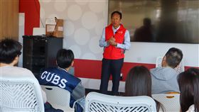 郭台銘與馬里蘭大學的台灣學生暢談AI改變產業的競爭力(圖/郭台銘辦公室提供)