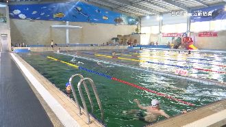高雄水情轉橙燈！4焚化爐泳池場次減半