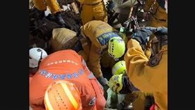  台灣大道，房屋倒塌，施工，工人受困，打地基，受困瓦礫堆(圖／翻攝畫面)