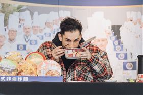 把麵體做到極致　統一「沖泡式非油炸麵」（業配勿用）