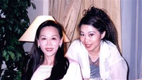 資深藝人「小姚蘇蓉」劉明珠（圖右）被店員誤認成姚蘇蓉本尊。（圖／劉明珠提供）　