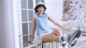 FILA宣布由時尚ICON超模Hailey Bieber與人氣炸裂的應援女神峮峮，擔任FILA全球和台灣品牌代言人。（圖／品牌業者提供）