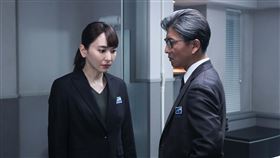 木村拓哉（右）和新垣結衣（左）《教場0》劇照。（圖／翻攝自官方推特）