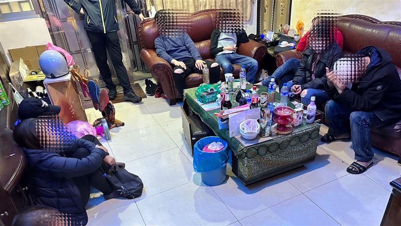 13人民宅開毒品趴！　板橋警赫見3通緝犯