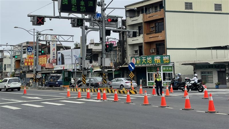 屏東水底寮8小時湧破萬車次　警一招疏導