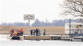 加拿大警方過去兩天在美加邊境附近發現至少8具屍體，疑似死者企圖是由加拿大非法進入美國時遇險。（路透）