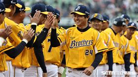 ▲中華職棒34年開幕戰，中信兄弟對樂天桃猿。中信兄弟總教練林威助。（圖／記者劉彥池攝影）