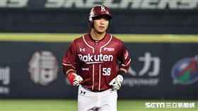 ▲中華職棒34年開幕戰，樂天桃猿廖健富代打敲出3分砲。（圖／記者劉彥池攝影）