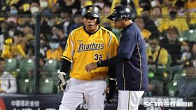 ▲中華職棒34年開幕戰，中信兄弟內野手曾頌恩代打敲出內野安打。（圖／記者劉彥池攝影）