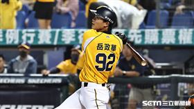 ▲中華職棒34年開幕戰，中信兄弟外野手岳政華。（圖／記者劉彥池攝影）